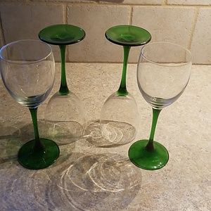 Emerald green stemmed wine glasses - set of 4